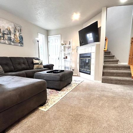 The Getaway Se Boise Condo Across The Street From Greenbelt, Bown Crossing And Boise River 3Bd 3Bath, 4 Beds! Lovely, Homey, Dining Table Seats 6 외부 사진