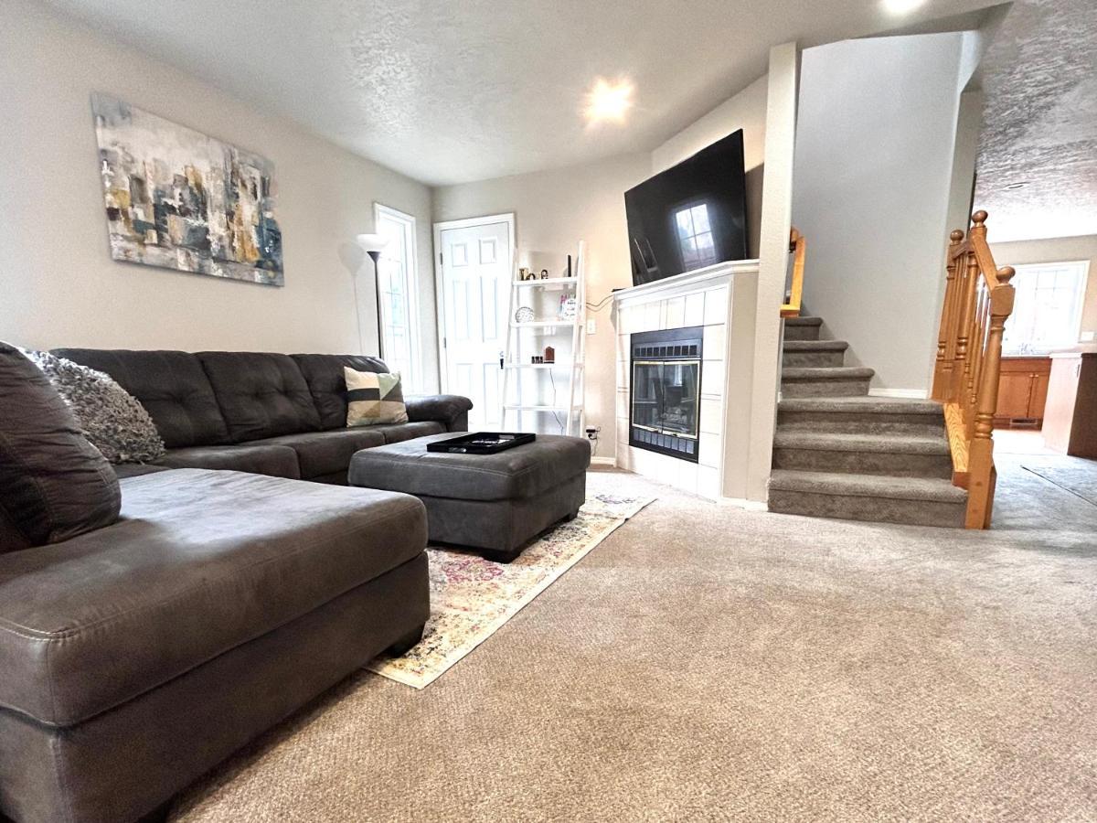 The Getaway Se Boise Condo Across The Street From Greenbelt, Bown Crossing And Boise River 3Bd 3Bath, 4 Beds! Lovely, Homey, Dining Table Seats 6 외부 사진