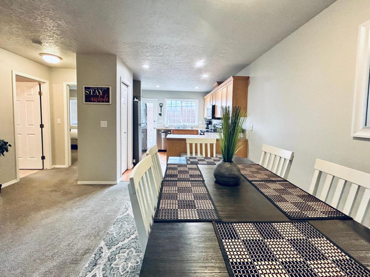 The Getaway Se Boise Condo Across The Street From Greenbelt, Bown Crossing And Boise River 3Bd 3Bath, 4 Beds! Lovely, Homey, Dining Table Seats 6 외부 사진
